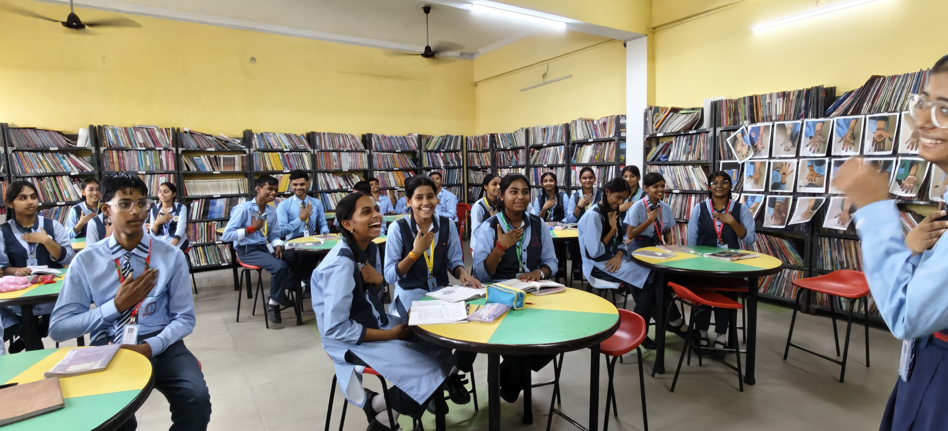 Breaking Barriers, Building Bridges: Connecting Through Sign Language - Photo 4
