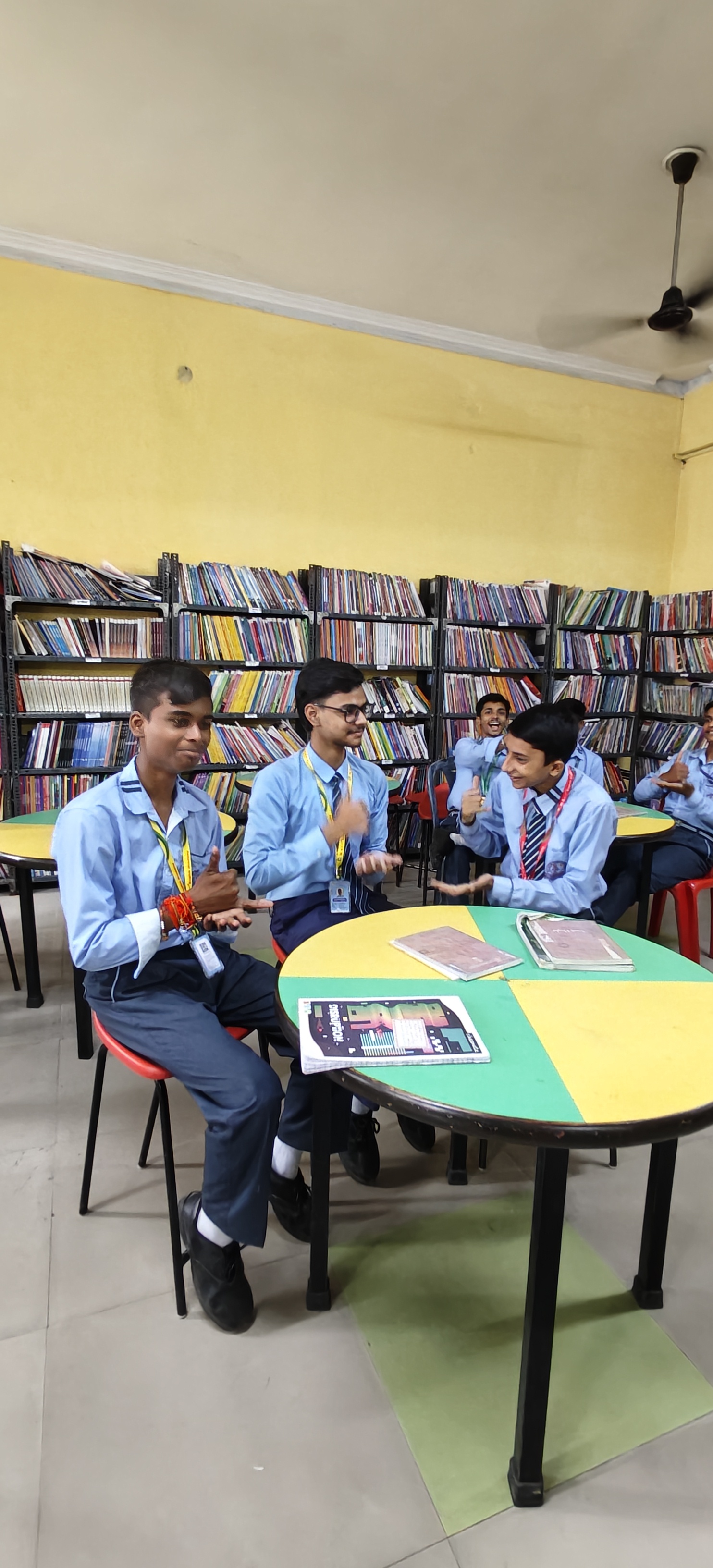 Breaking Barriers, Building Bridges: Connecting Through Sign Language - Photo 11