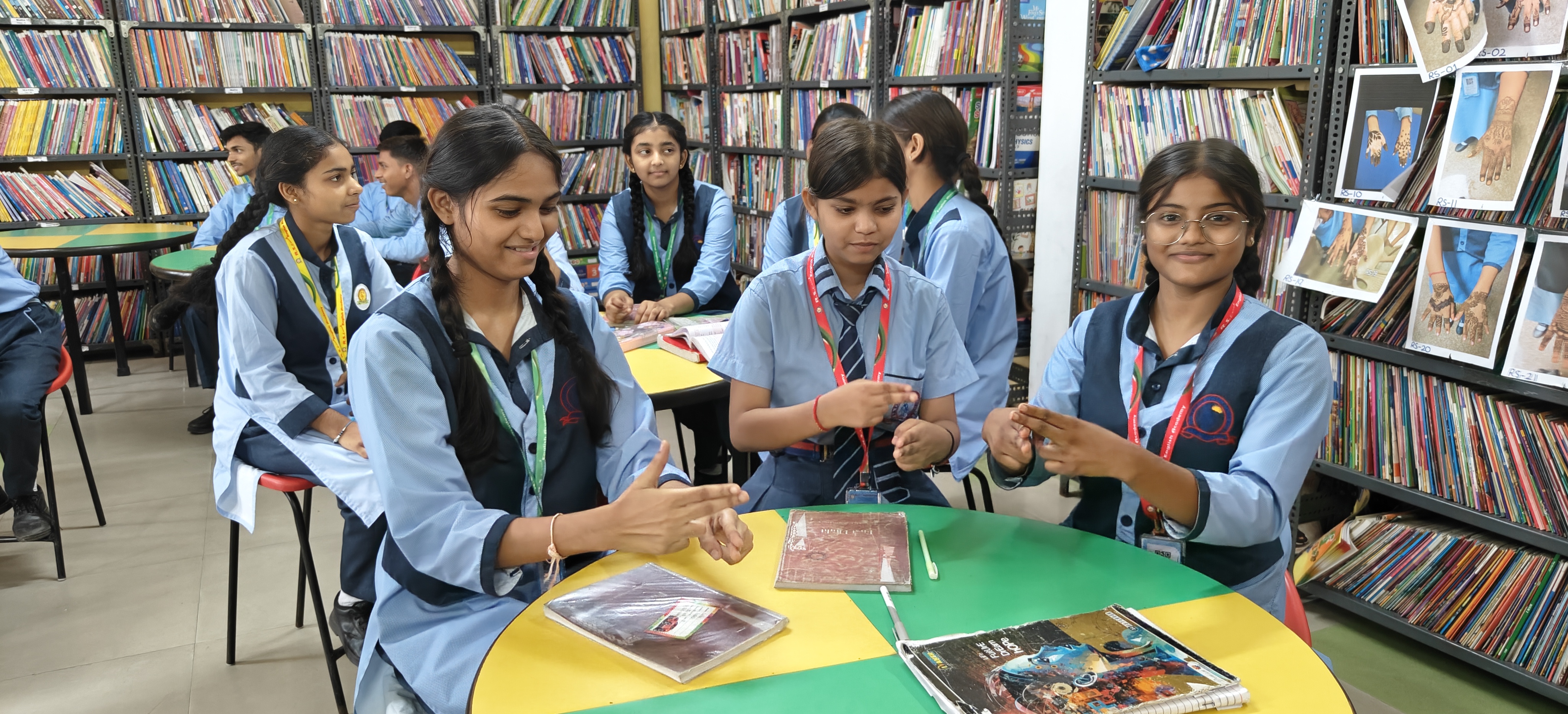 Breaking Barriers, Building Bridges: Connecting Through Sign Language - Photo 14