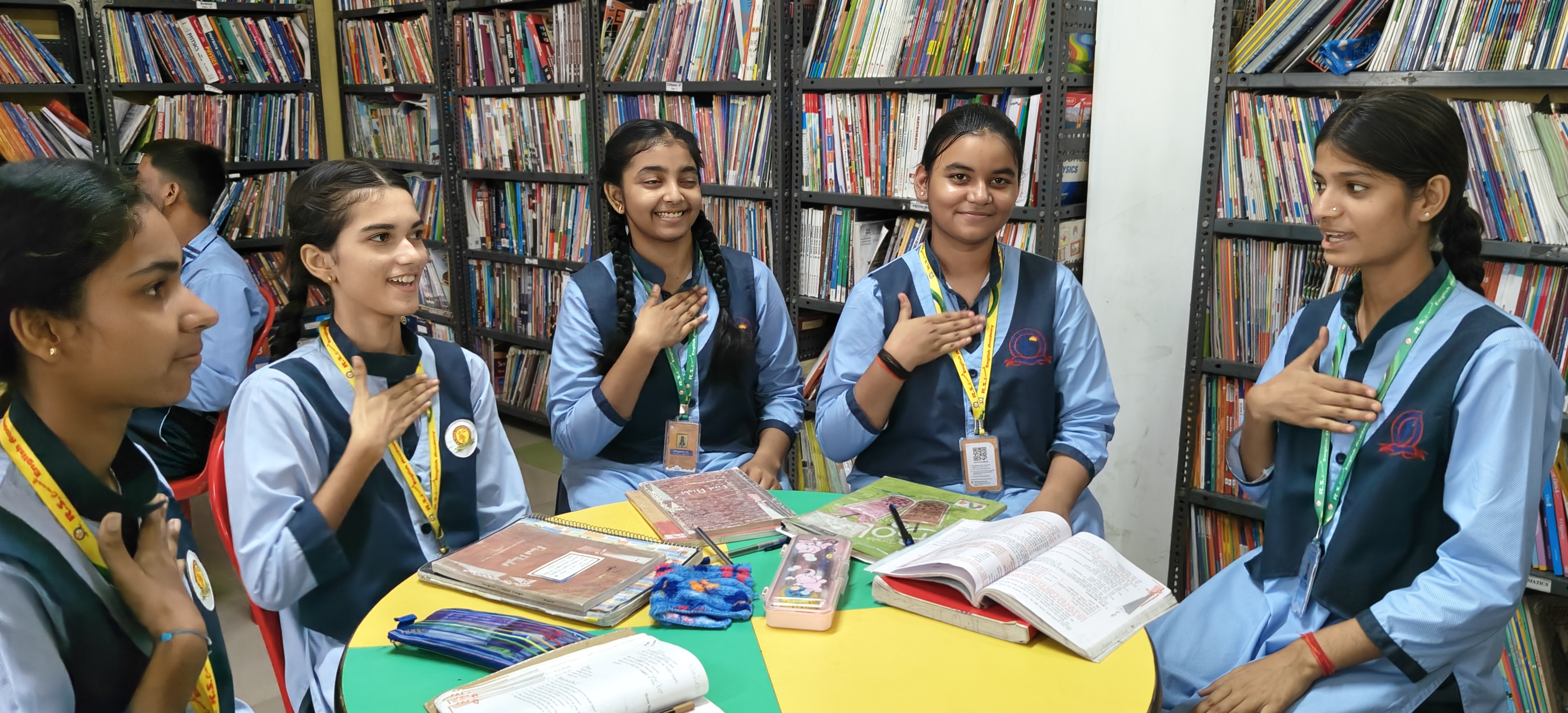 Breaking Barriers, Building Bridges: Connecting Through Sign Language - Photo 15