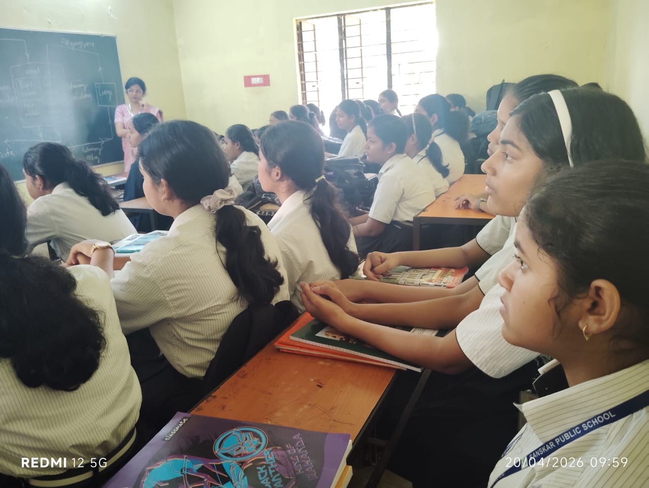 CLEAN CAMPUS AND MENSTRUAL HYGIENE - Photo 9